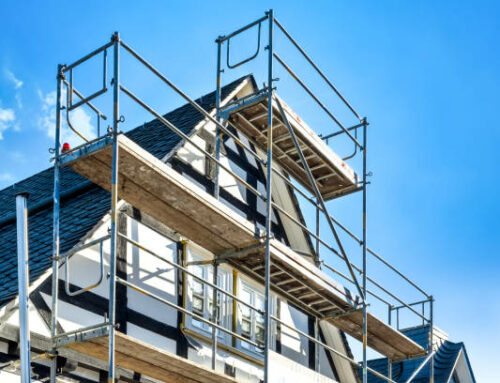 Pourquoi le ravalement de façade est-il essentiel pour préserver l&rsquo;esthétique et la structure des bâtiments à Rezé ?